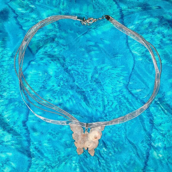 Agate Butterfly Necklace - Picture 2 of 3